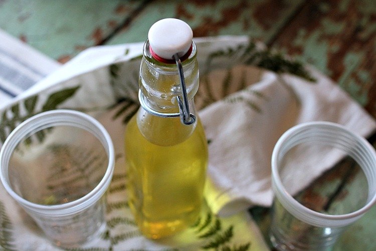 limoncello recipe in jars as gifts
