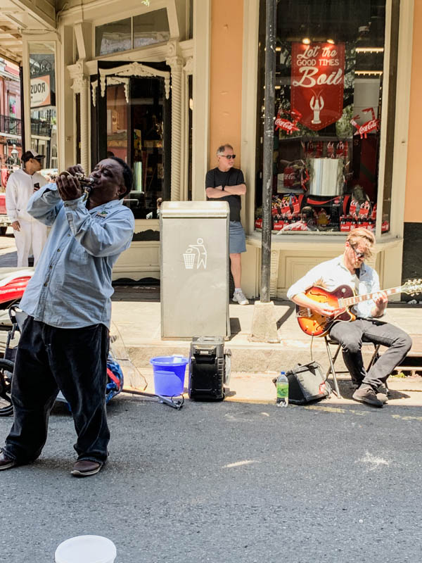 Street performer New Orleans