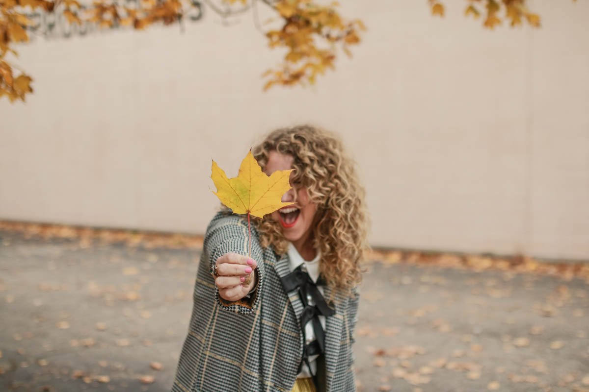 Do you be-leaf in magic? The perfect fall outfit for working around town. Sanctuary blazer with golden yellow anthropologie skirt.