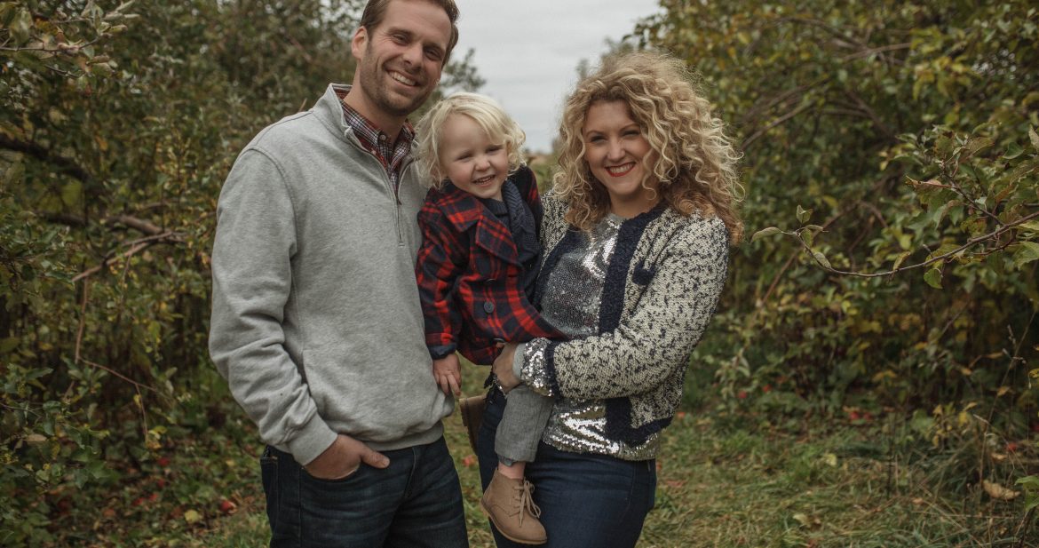 Family Photos in the apple orchard in michigan