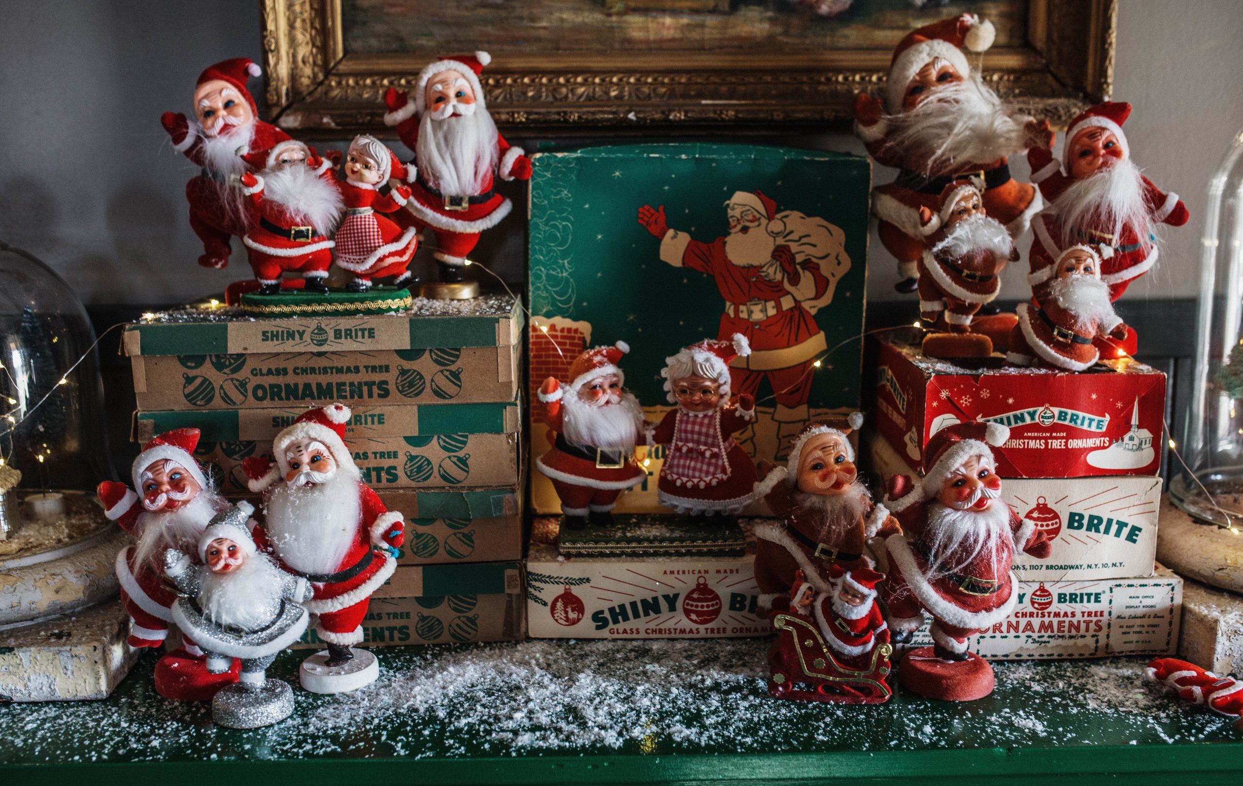 Vintage Dancing Santa Collection