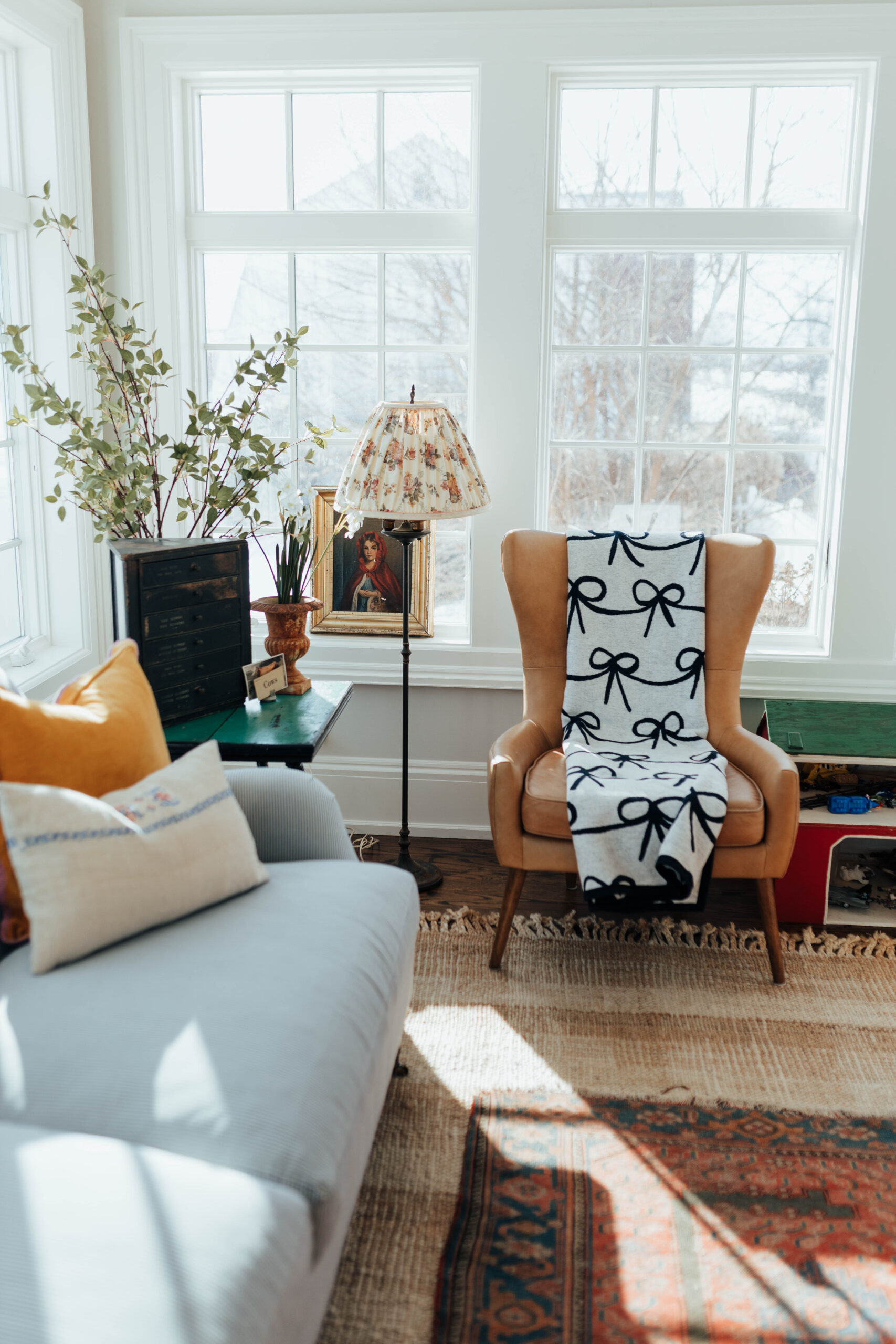 Living room refresh with fresh spring flowers